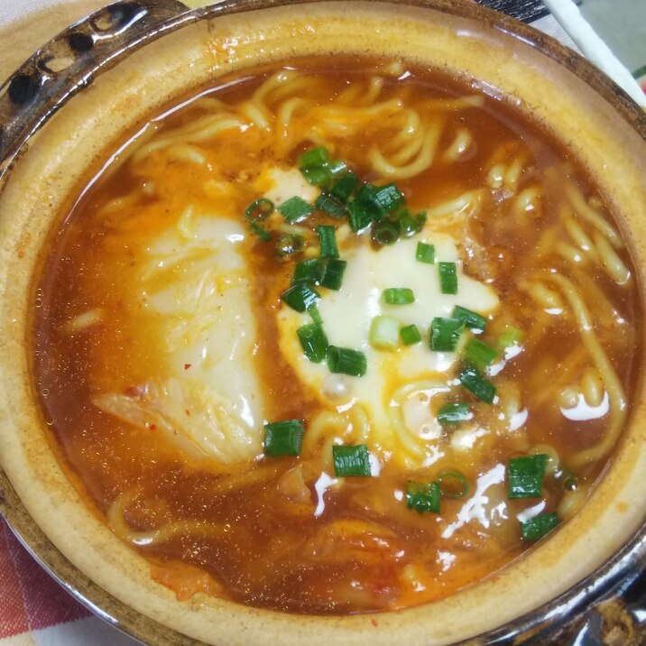 インスタント麺アレンジ☆キムチーズもちラーメン